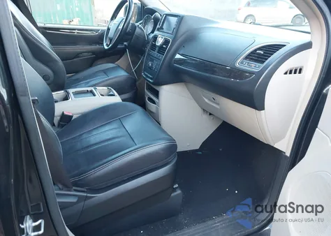 2015 Chrysler Town & Country Touring z USA, uszkodzony, nr VIN 2C4RC1BG0FR573431